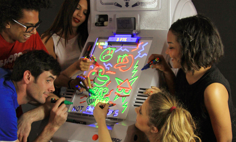 Illustration for article titled You Can Draw Your Own Obstacles and Power-Ups on This Weird Pinball Machine